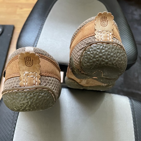 TEVA shoes with Velcro closure - Picture 8 of 13